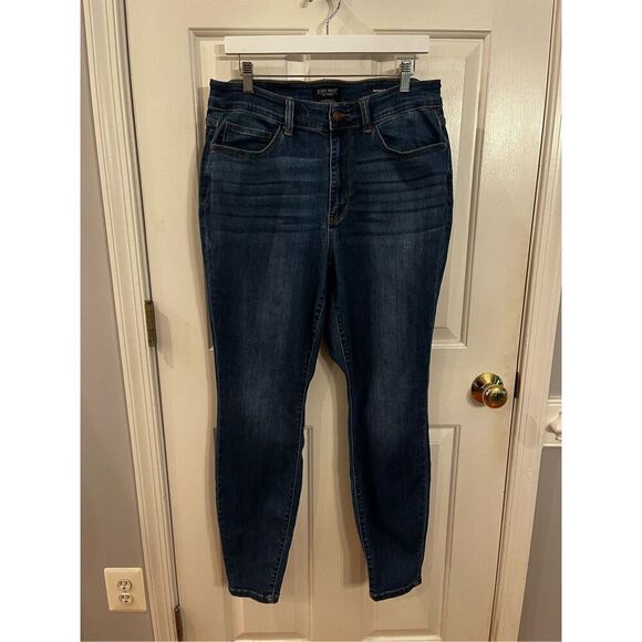 Judy Blue Skinny Fit Mid Rise Jeans sz 16W EUC - Picture 1 of 7